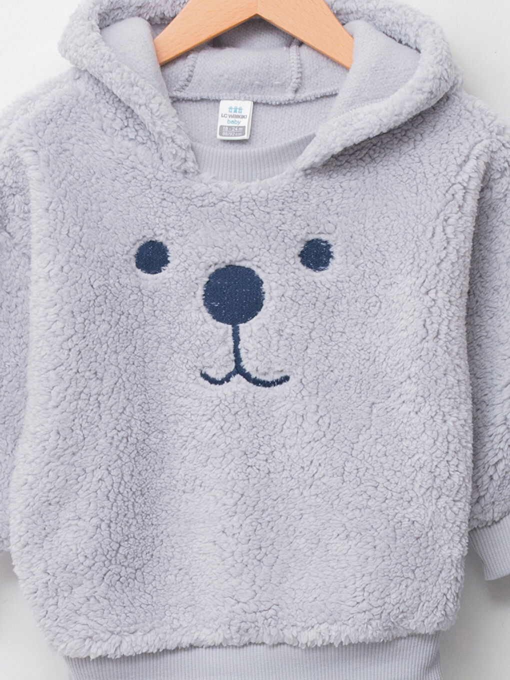 LCW baby Kapüşonlu Uzun Kollu Nakış Detaylı Pelüş Erkek Bebek Sweatshirt ve Pantolon 2'li Takım -W1HU30Z1-KXV