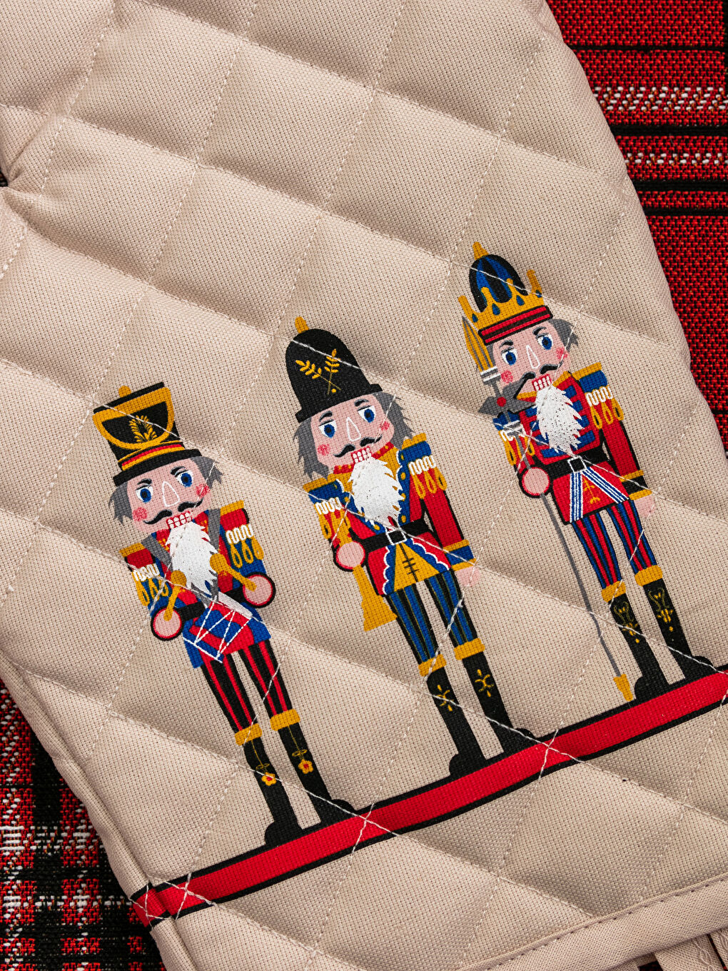 LCW HOME New Year Themed Printed Gabardine Oven Glove -W1HV48Z8-F9C