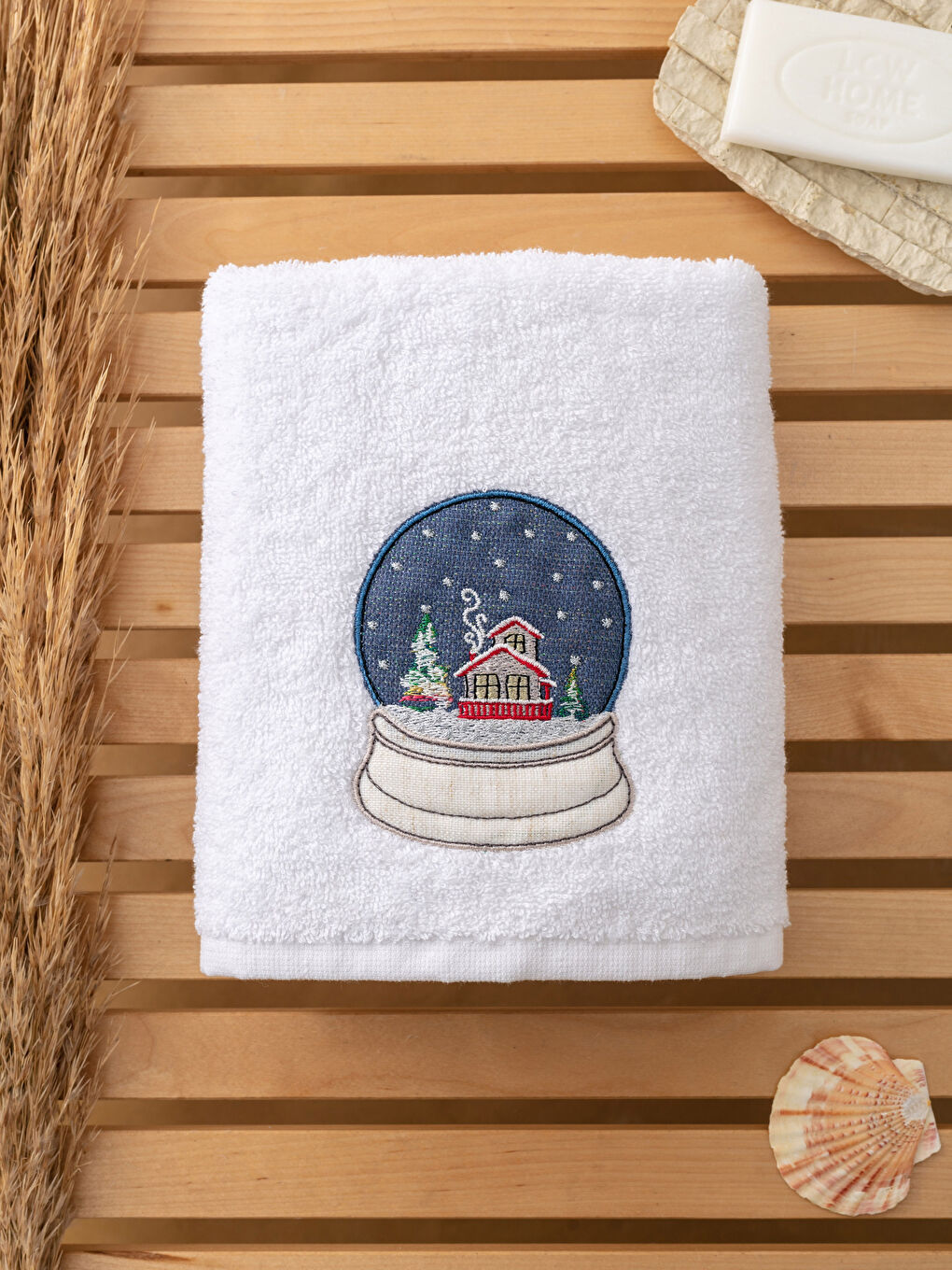 LCW HOME New Year Themed Embroidery Detailed Boucle Face Towel 50x80 Cm -W1I199Z8-J5E