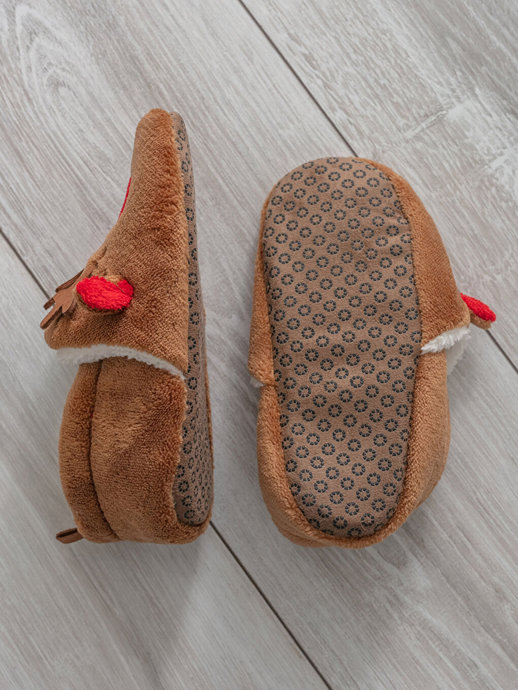 LCW HOME Bestickte Plüsch-Hausschuhe für Jungen -W1I336Z4-F9C