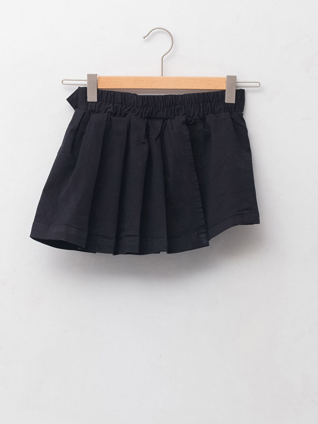 LCW Kids Yeni Siyah Beli Lastikli Basic Gabardin Kız Çocuk Şort Etek - 1