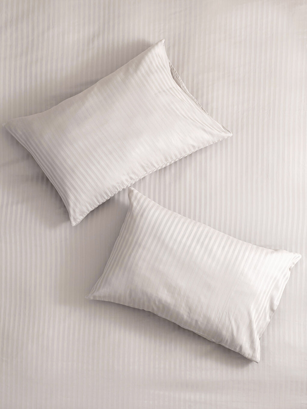 Parure de couette double complète en satin de coton rayé oversized-1