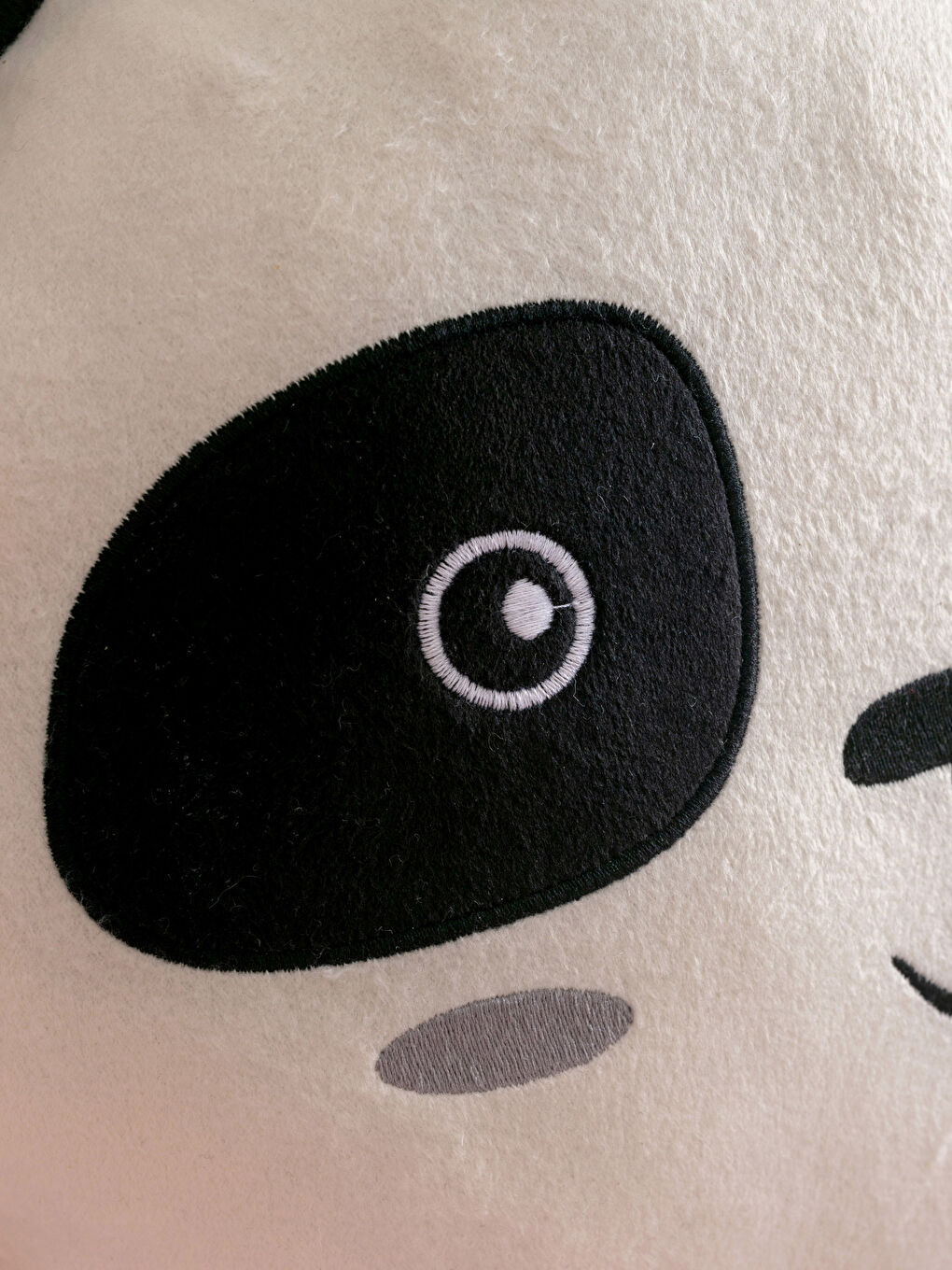 Coussin Bébé Panda en Peluche Brodé Détaillé 36x31 Cm-1