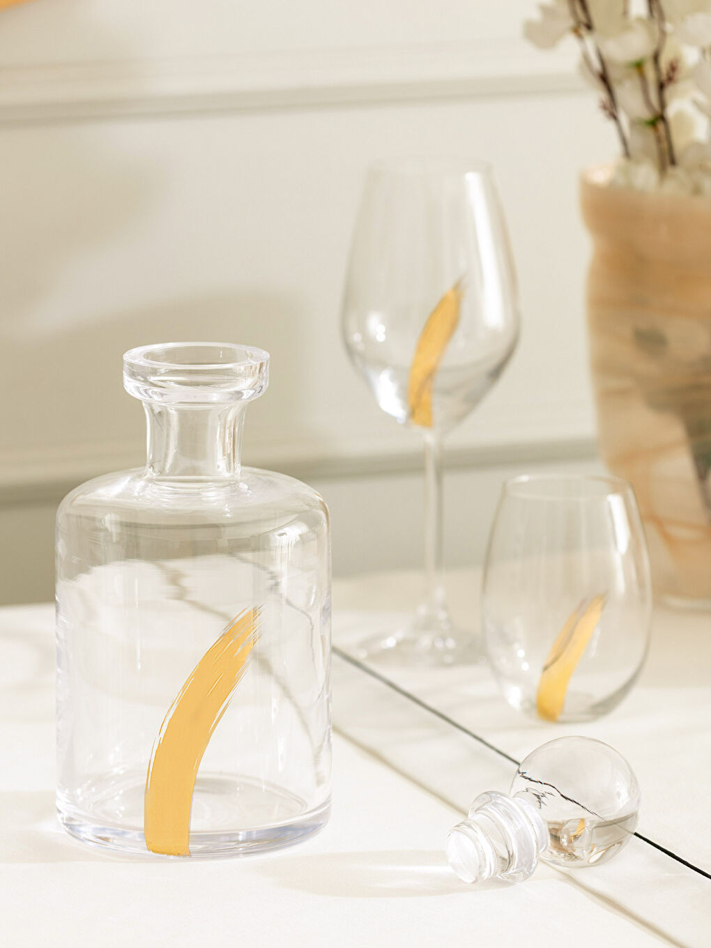 Sarı Baskılı Kapaklı Cam Sürahi-1