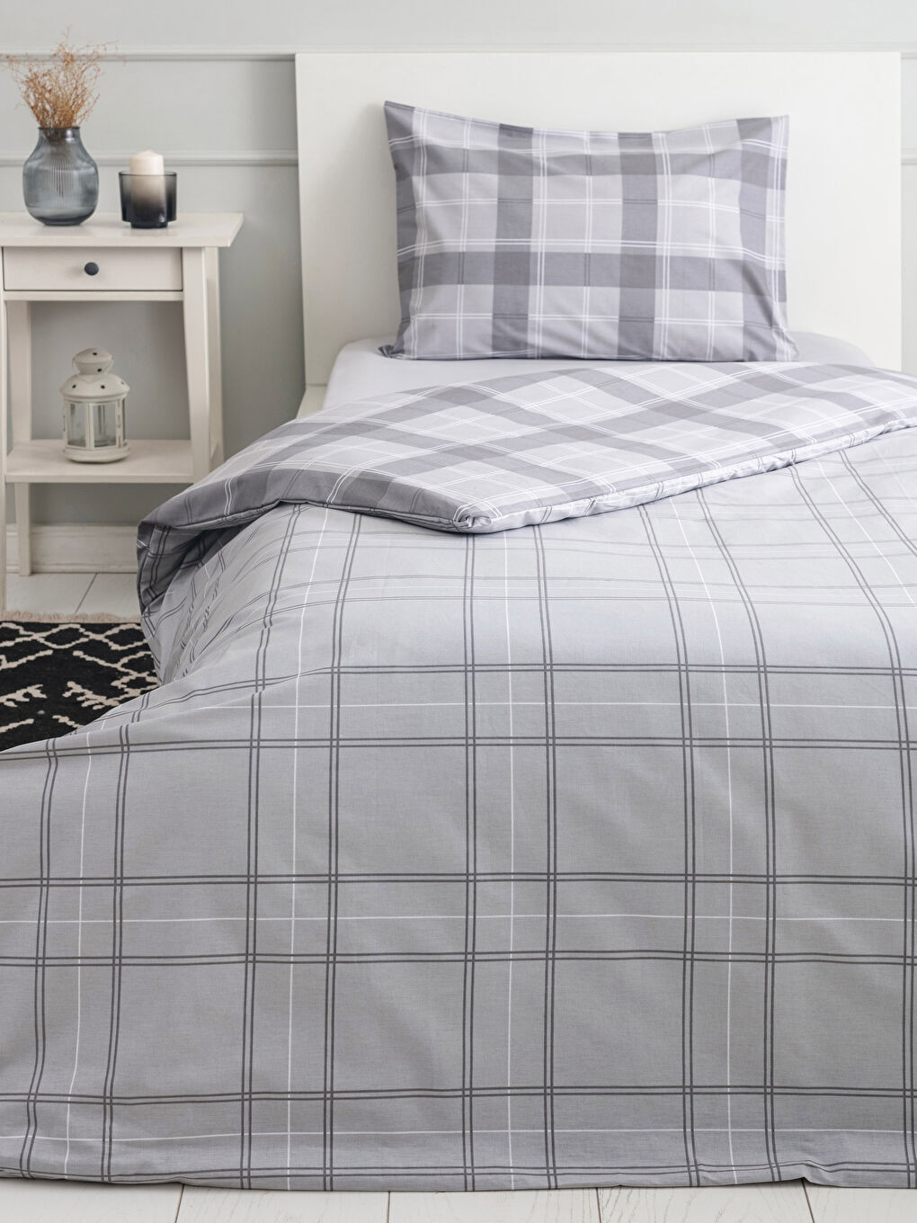 Single Checkered Double Sided Woven Duvet Cover Set-1