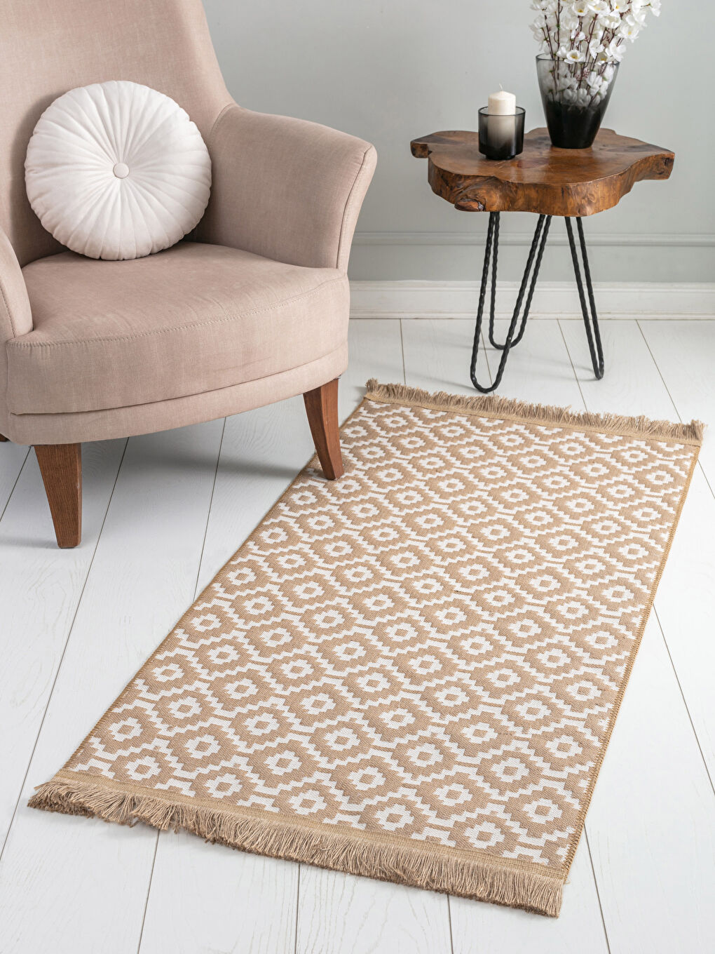 Karışık Kendinden Desenli Püsküllü Halı 75x150 cm