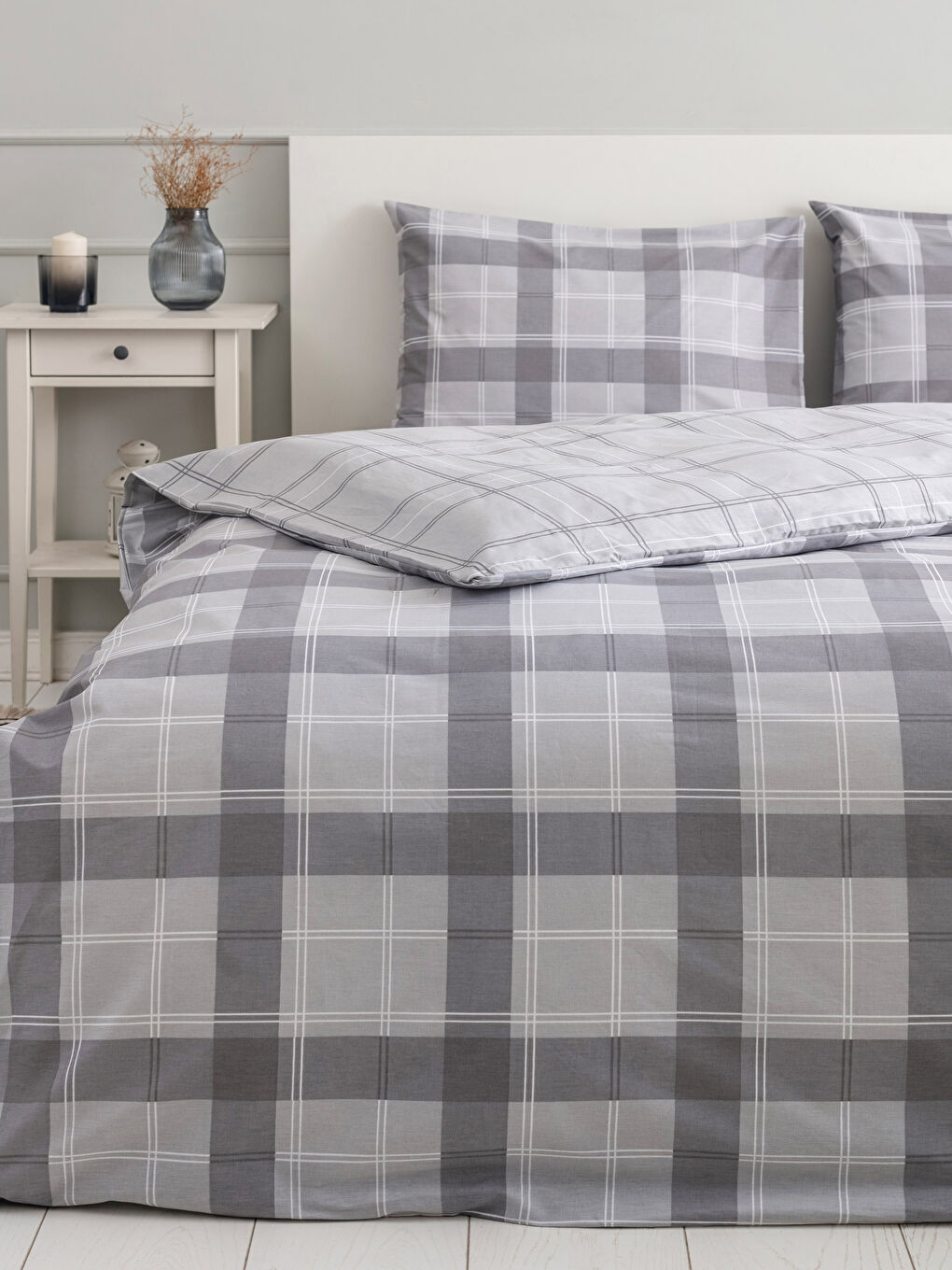 Double Checkered Double Sided Woven Duvet Cover Set