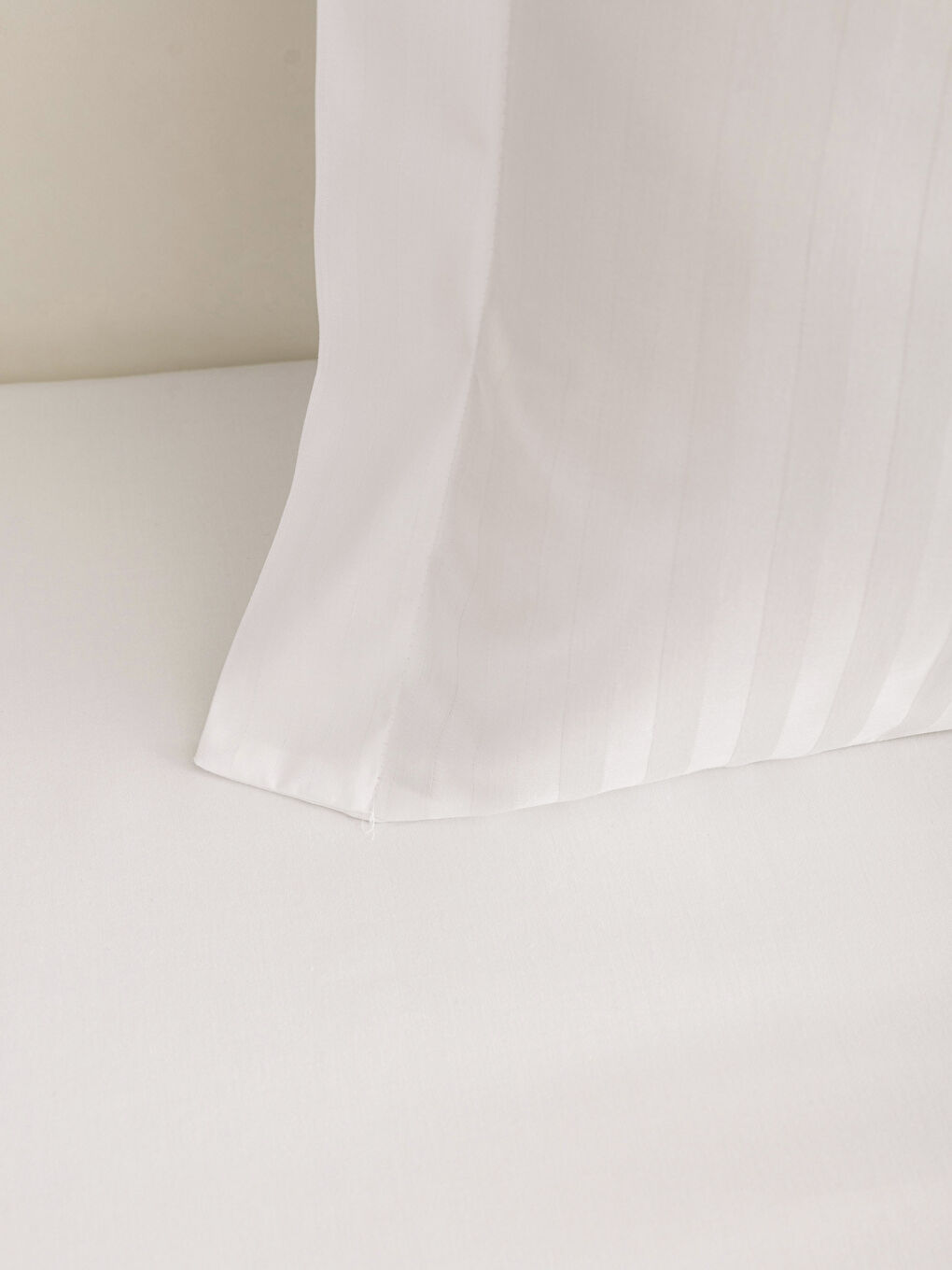 Beyaz Çift Kişilik Nevresim Takımı-2