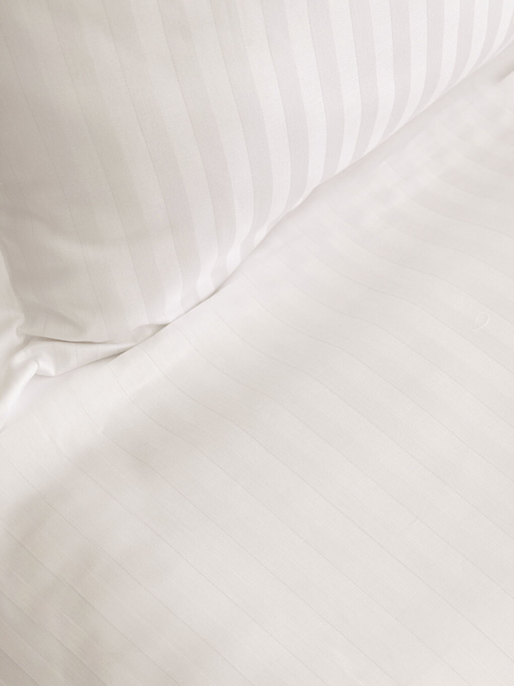 Beyaz Çift Kişilik Nevresim Takımı-3