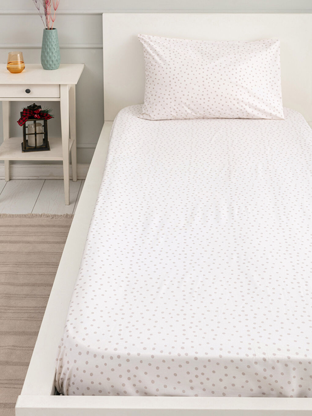 Single Elastic Polka Dot Patterned Woven Bed Sheet Set