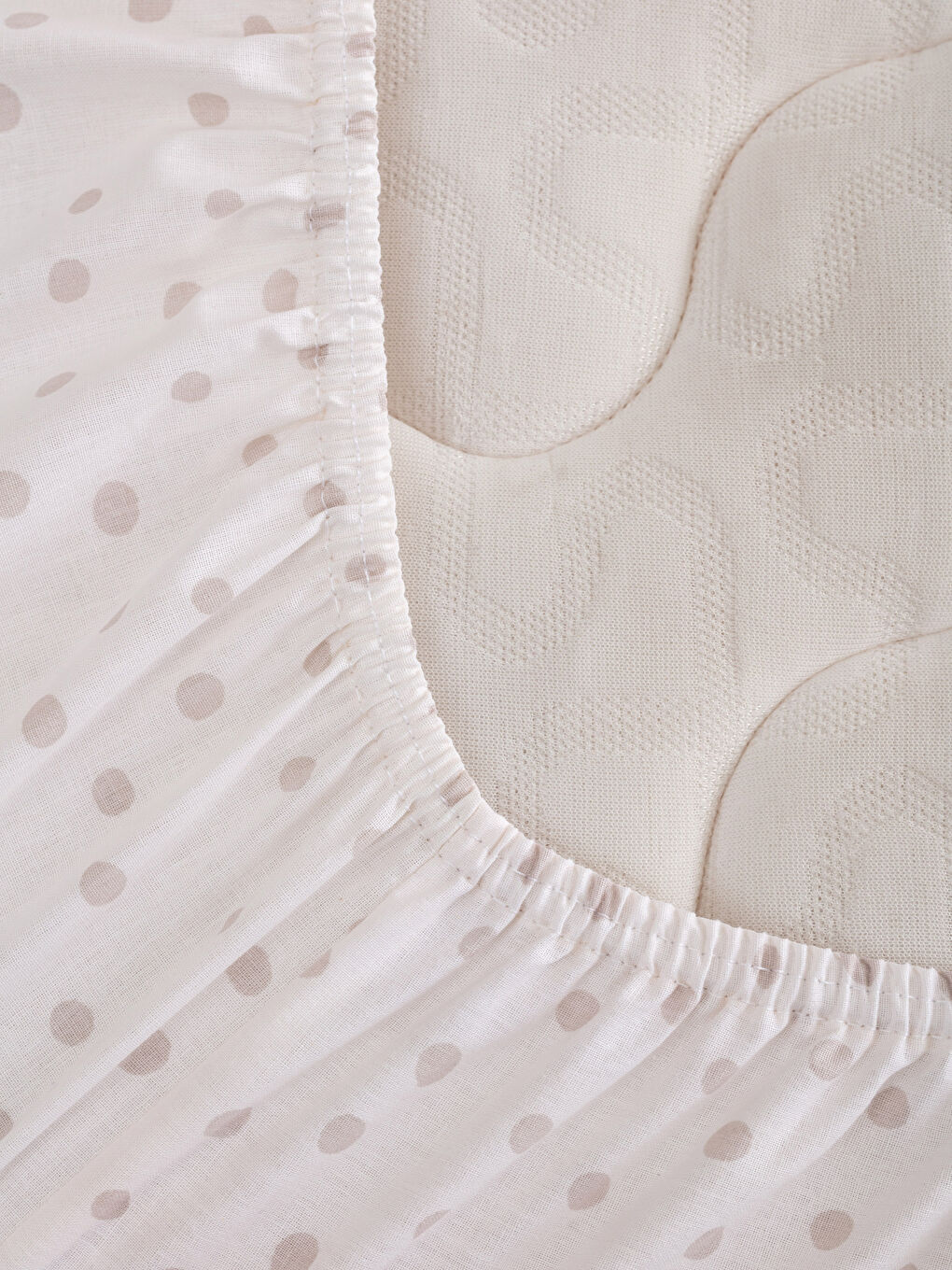 Single Elastic Polka Dot Patterned Woven Bed Sheet Set-2