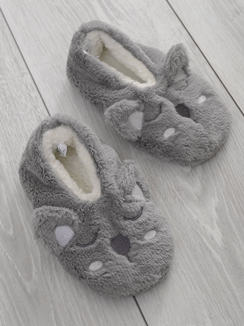 Gri Nakış Detaylı Pelüş Erkek Çocuk Ev Ayakkabısı