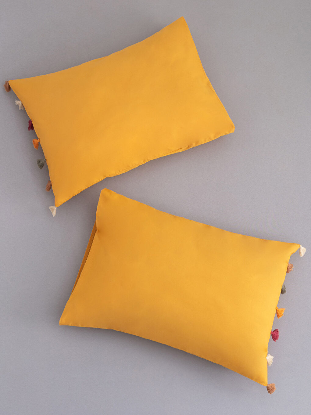 Taie d'oreiller imprimée avec détails à pompons 2 pièces 50x70 cm