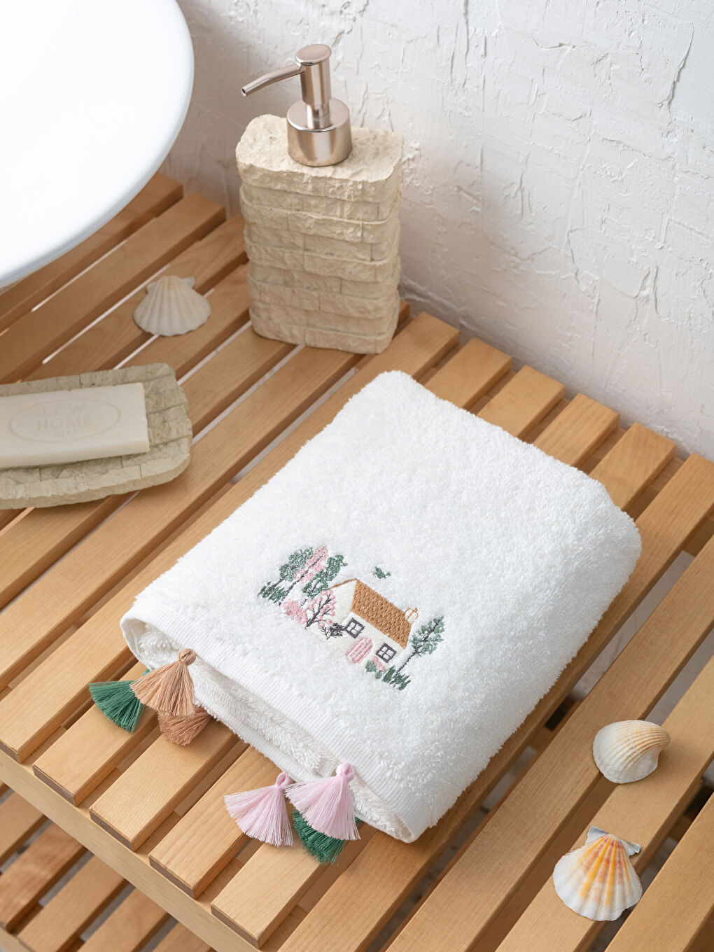 Embroidered Tasseled Curl Face Towel 50x80 Cm