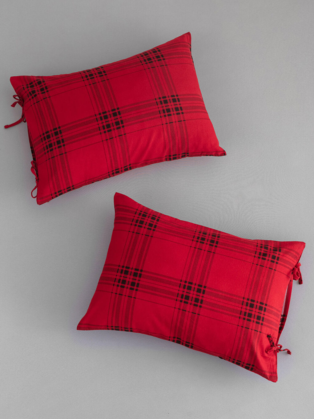 غطاء وسادة بنقشة المربعات من الفلانيل قطعتين 50x70 سم