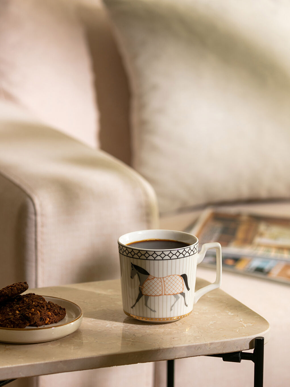 Karışık At Desenli Porselen Kupa 360 ml