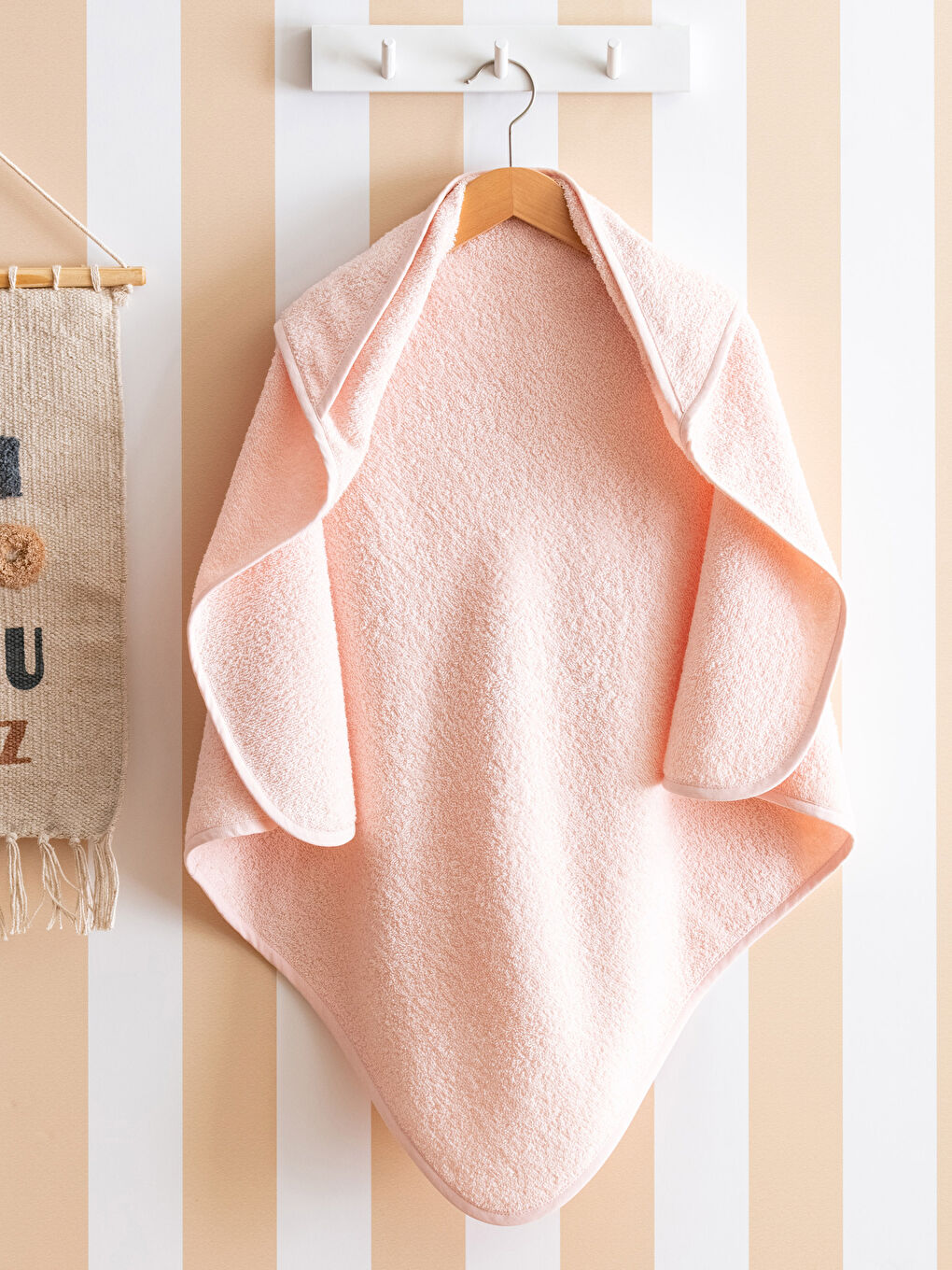 فوطة بناتي بيبي أساسية بغطاء رأس-1