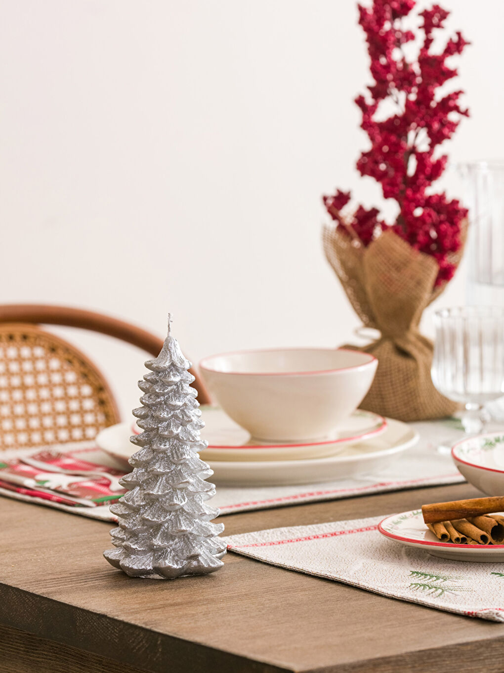 Božićna Tematska Dekorativna Sveća 16 Cm-1