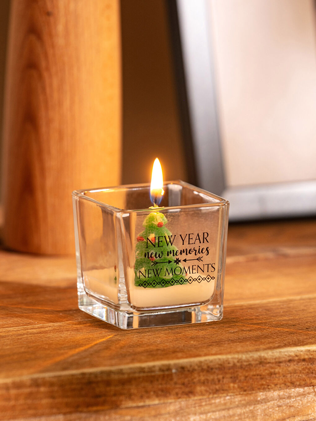 Siyah Yılbaşı Temalı Dekoratif Mum 5x5 cm