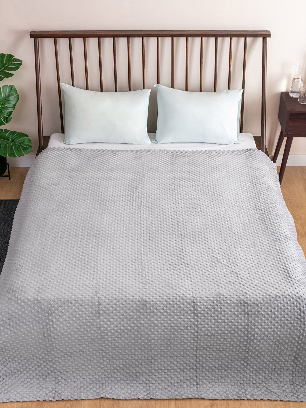 Gri Çift Kişilik Kendinden Desenli Battaniye 200x220 cm-1