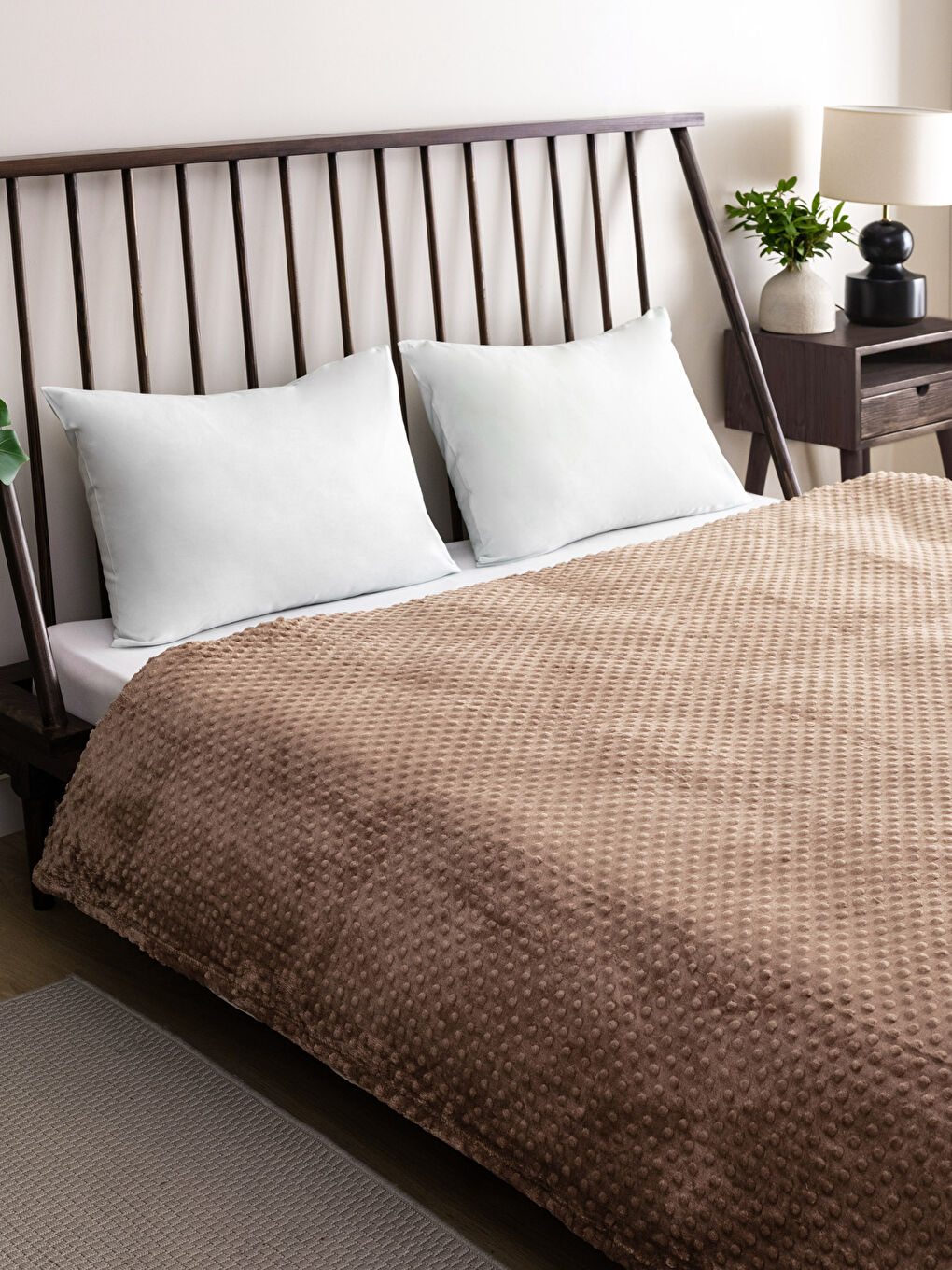 Kahverengi Çift Kişilik Kendinden Desenli Battaniye 200x220 cm