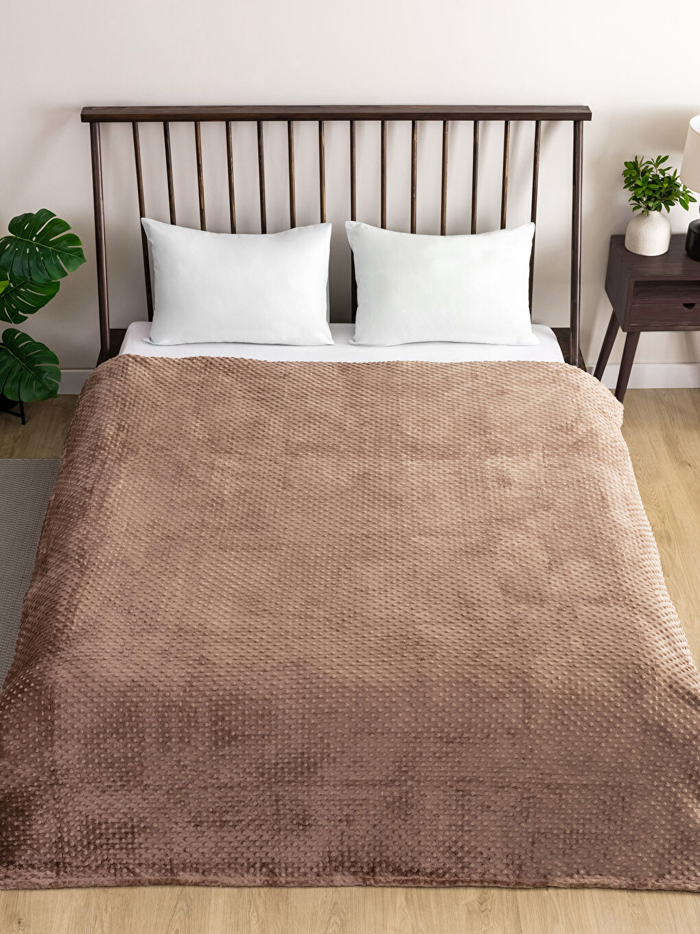 Kahverengi Çift Kişilik Kendinden Desenli Battaniye 200x220 cm-1