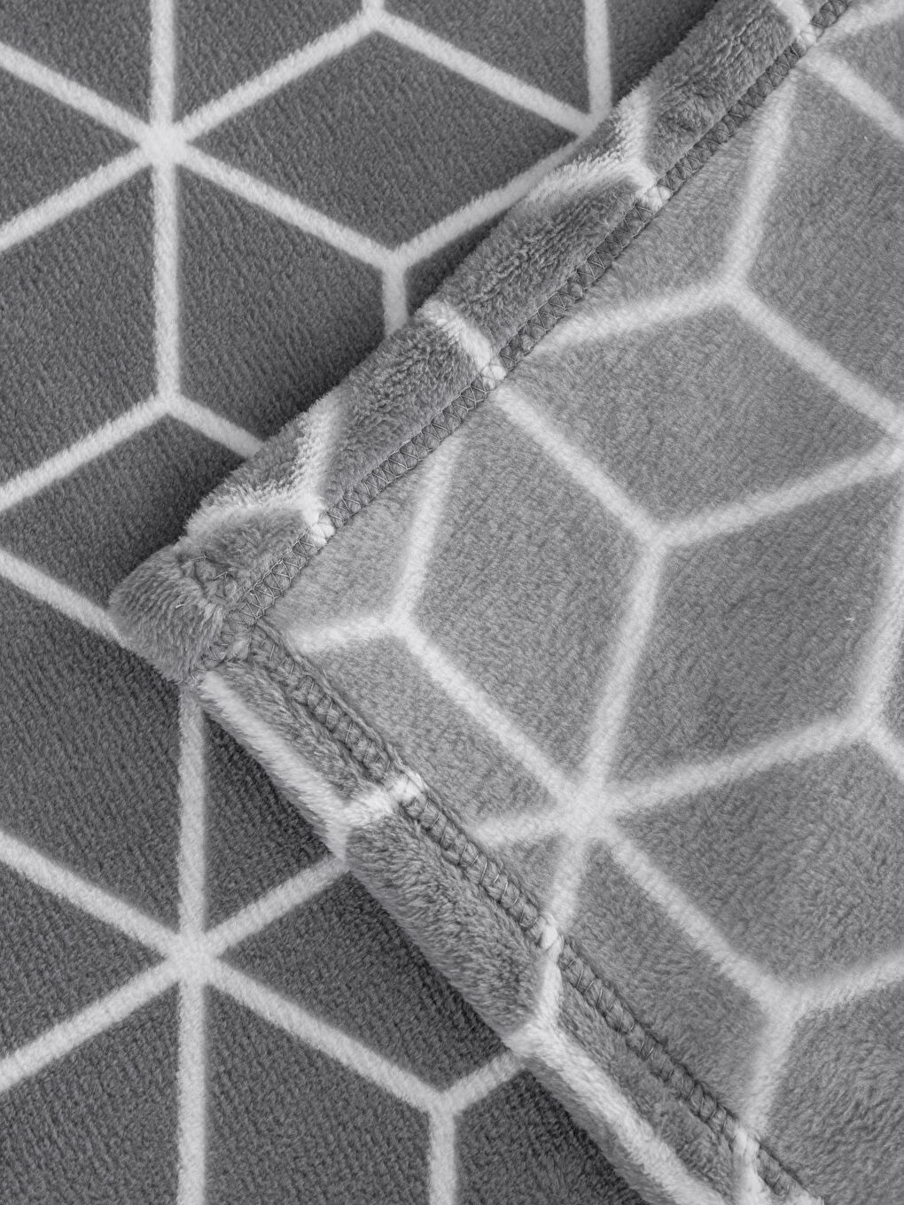 Patterned Single Blanket 150x220 Cm-3