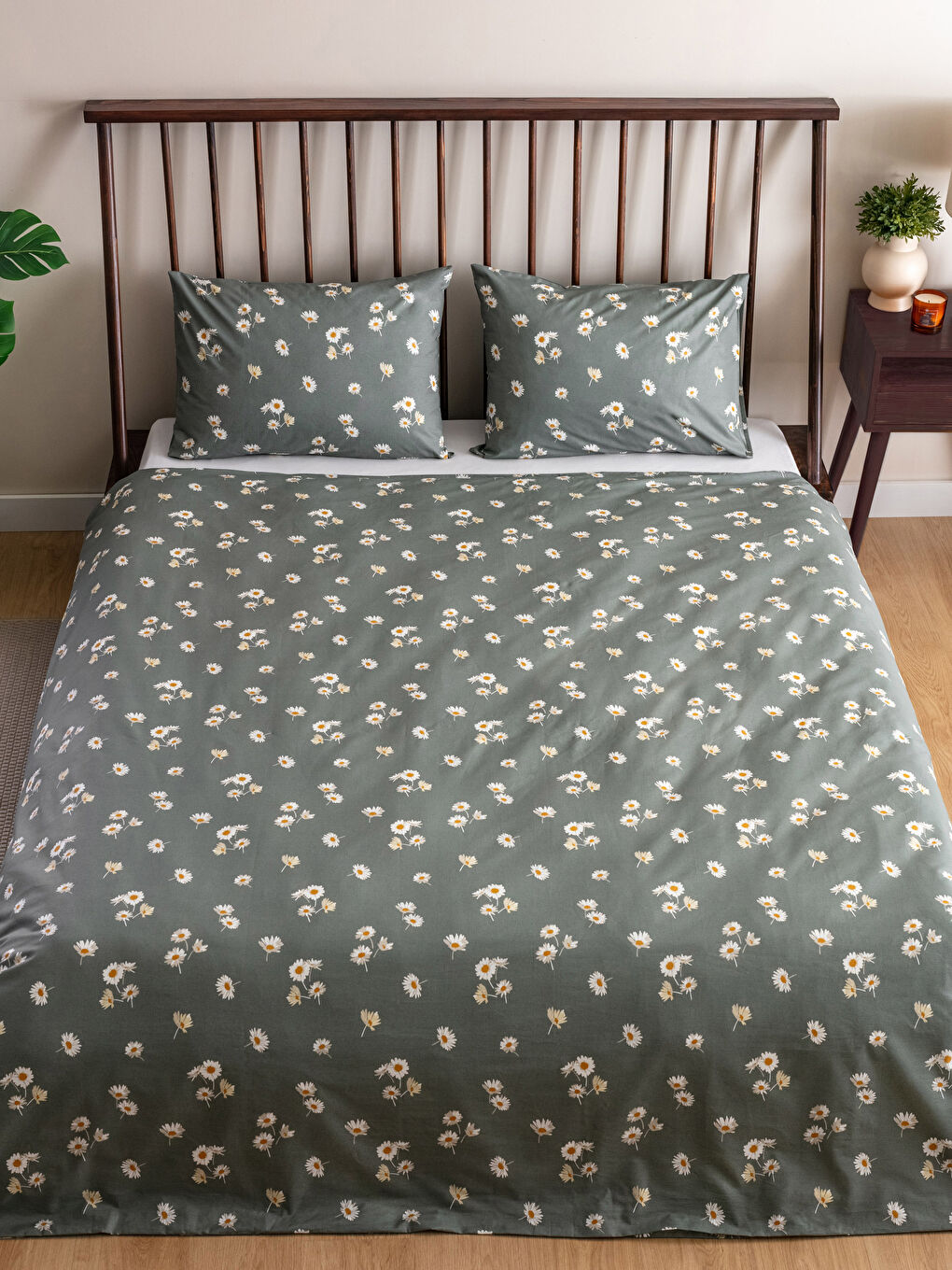 Karışık Papatya Baskılı Pamuklu Çift Kişilik Nevresim Seti-1