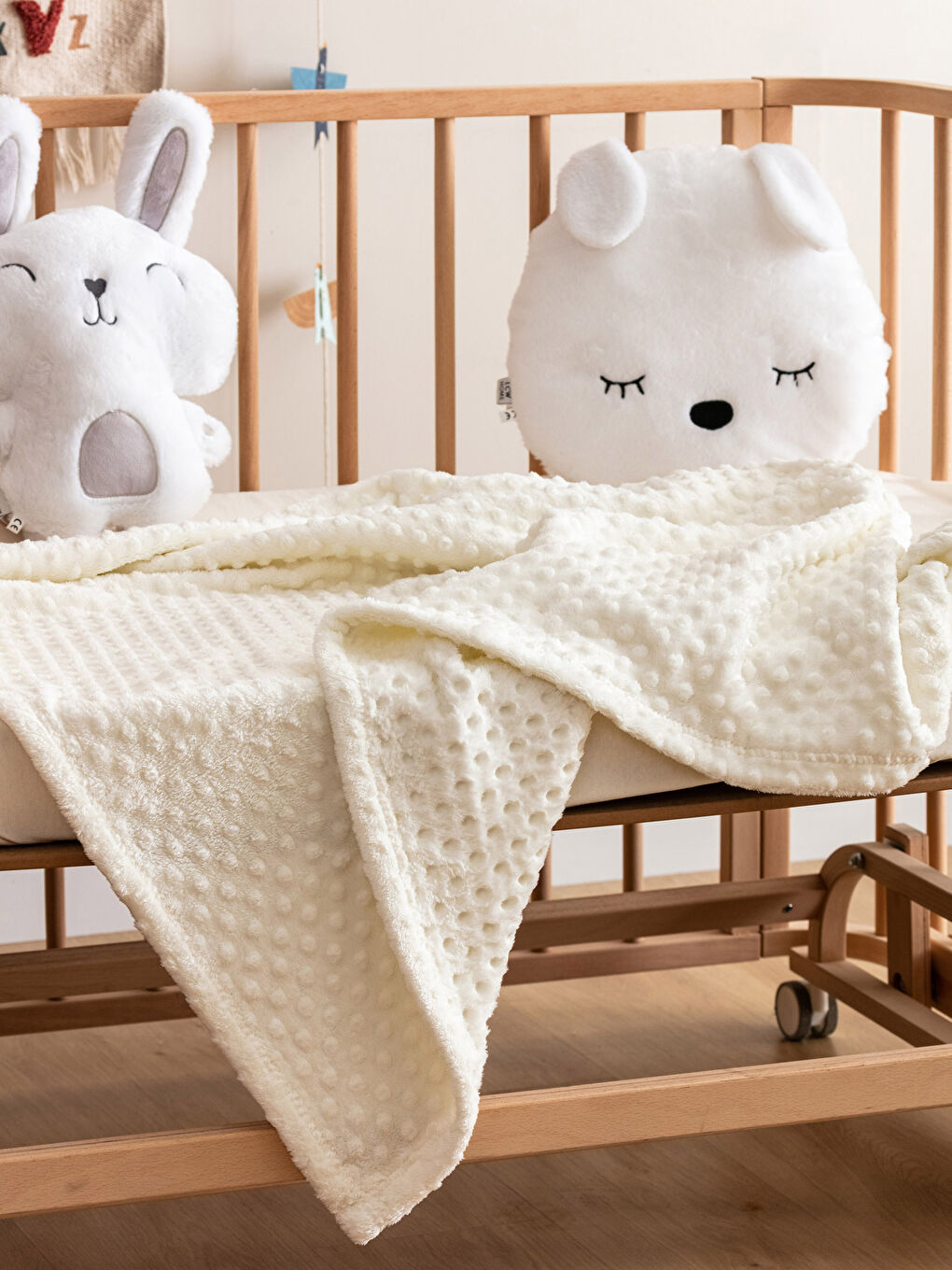 Ekru Tomurcuk Desenli Wellsoft Bebek Battaniye 90x110 cm