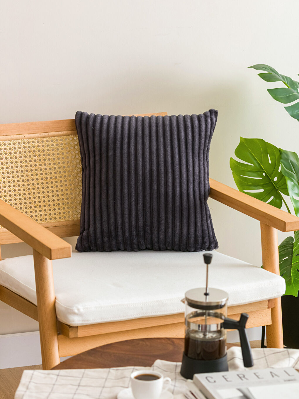 Self Patterned Welsoft Filled Cushion 45x45 Cm