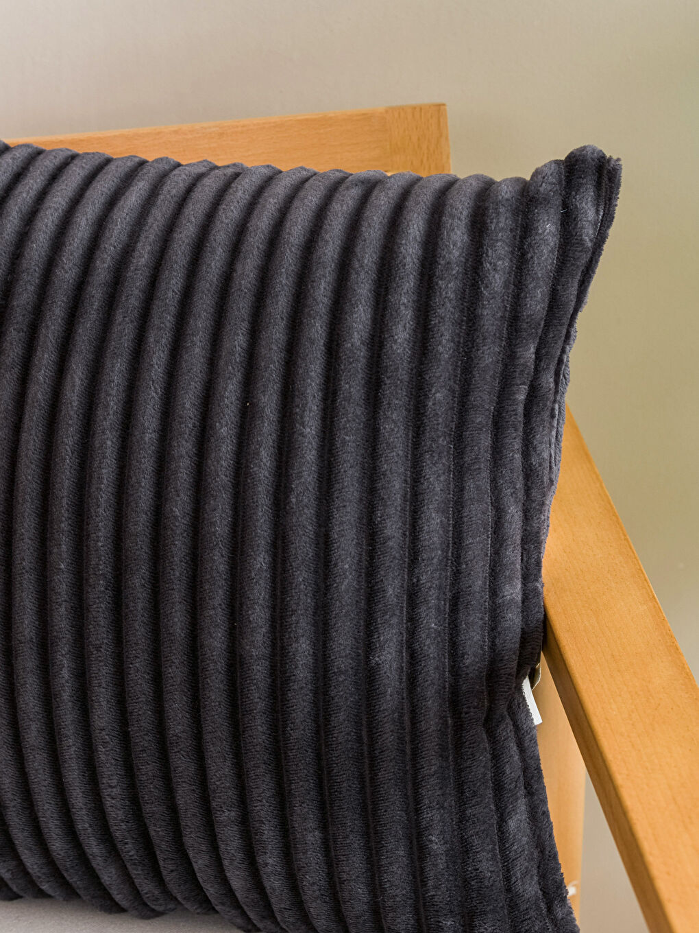 Self Patterned Welsoft Filled Cushion 45x45 Cm-2