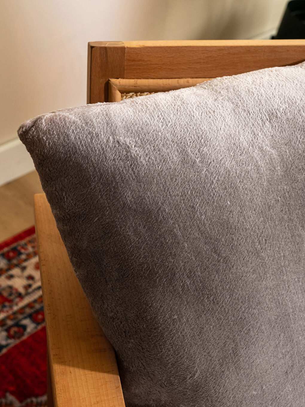 Regular Wellsoft Filled Throw Pillow 45x45 Cm-1