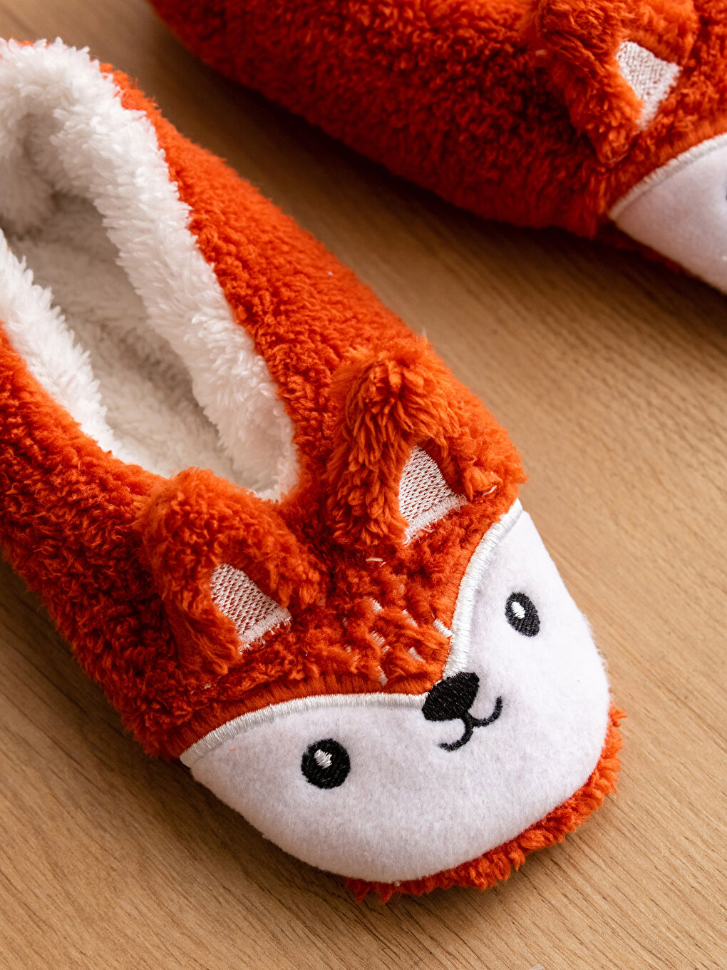 LCW HOME 3D Applique Detailed Kids House Slippers -W2BM34Z4-HAV