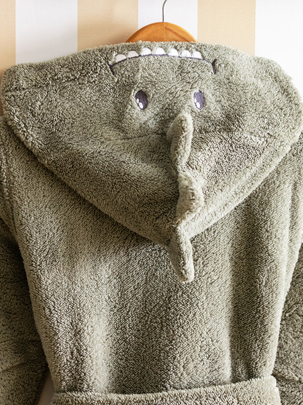 LCW HOME Long Sleeve Wellsoft Boy Dressing Gown -W2BP02Z4-GNZ