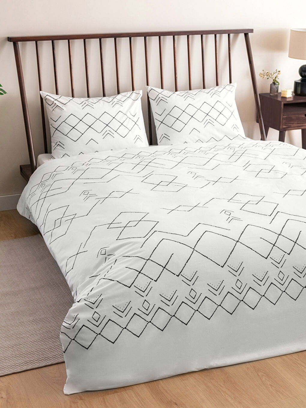 Siyah Etnik Desenli Pamuklu Çift Kişilik Nevresim Seti