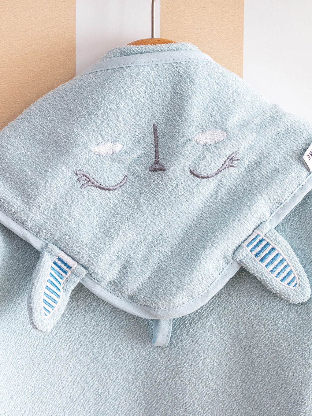 Serviette de bain bébé en coton brodé 75x75 cm-2