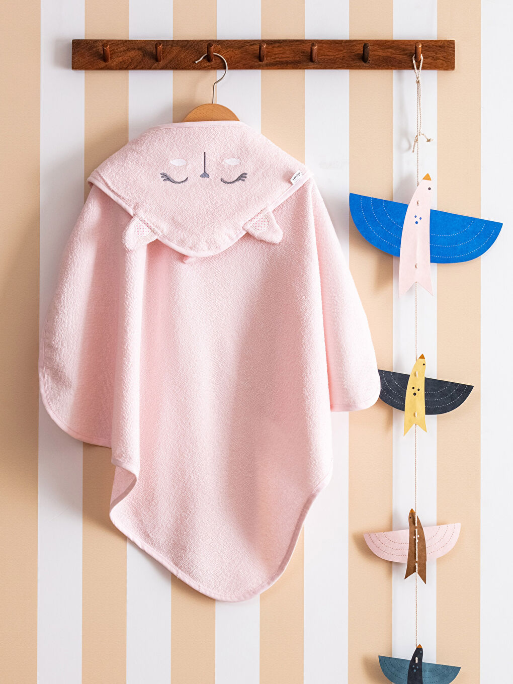 Pembe Nakışlı Pamuklu Bebek Banyo Havlusu 75x75 cm