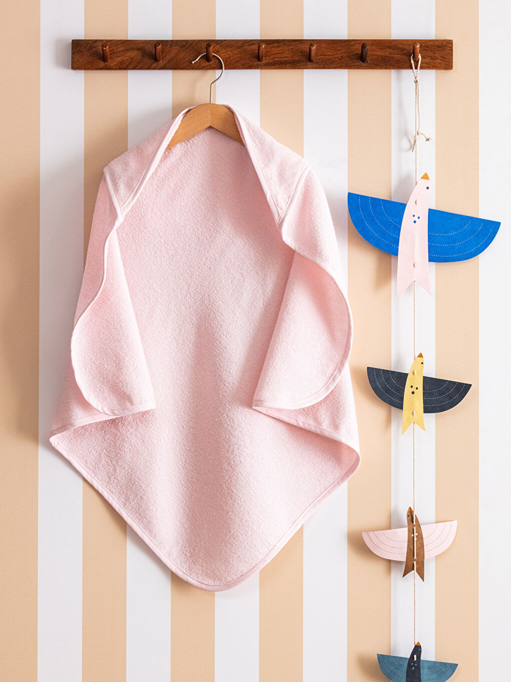 Pembe Nakışlı Pamuklu Bebek Banyo Havlusu 75x75 cm-1