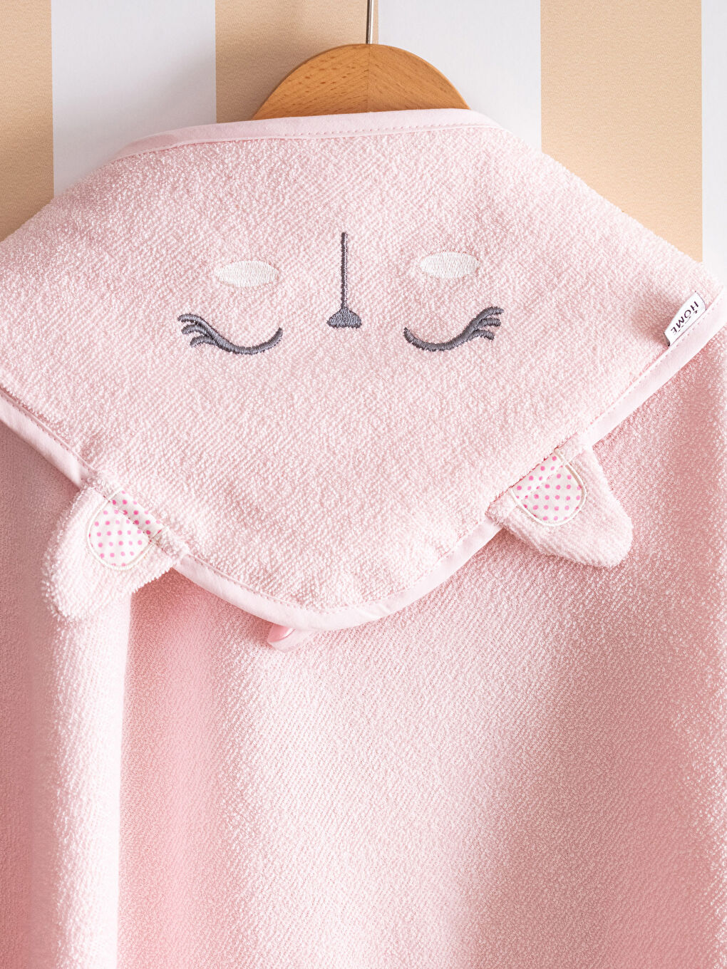 Pembe Nakışlı Pamuklu Bebek Banyo Havlusu 75x75 cm-2