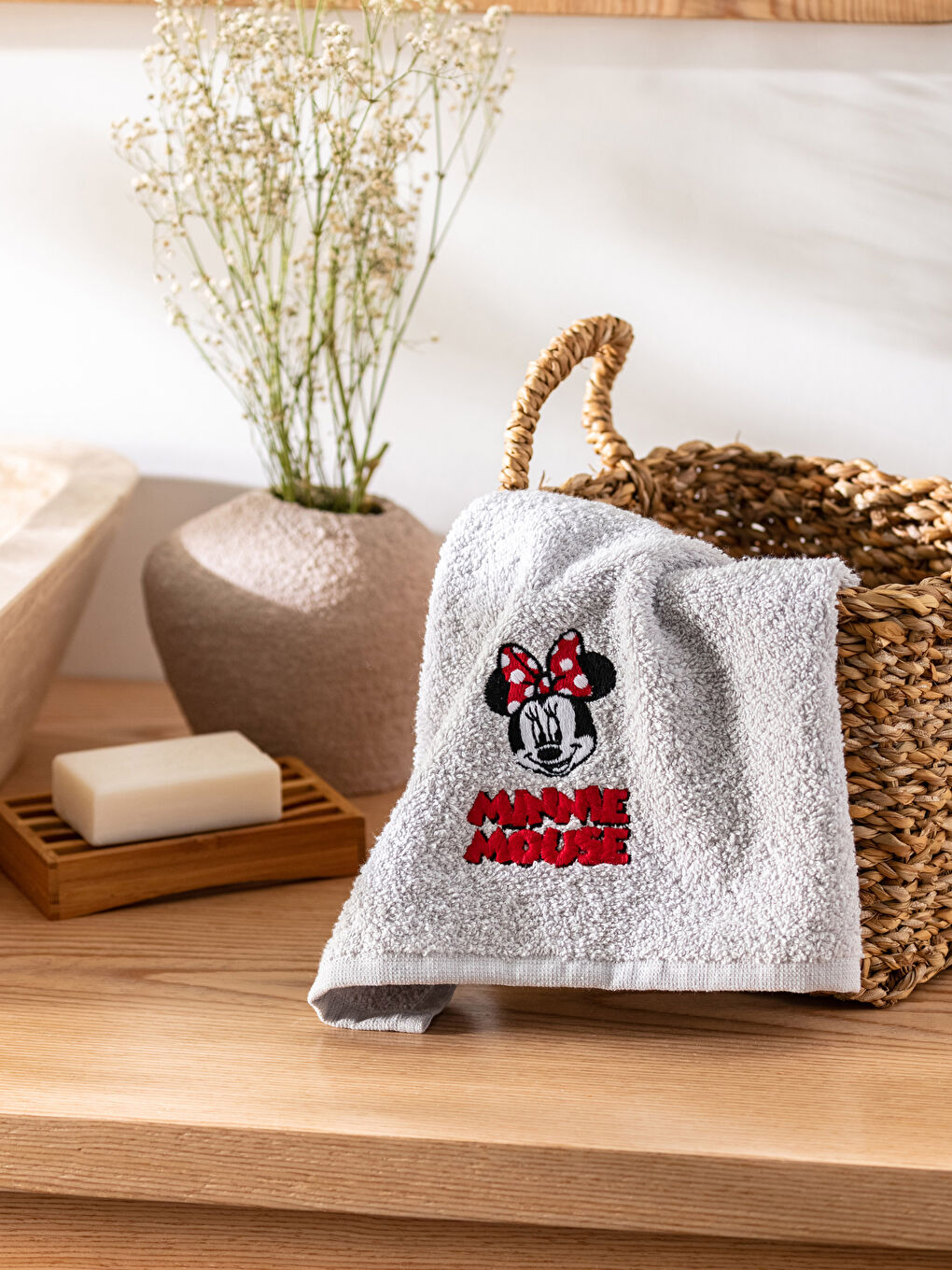 LCW HOME Minnie Mouse Licensed Cotton Girl Hand Towel 30x50 Cm -W2DJ19Z4-CTK