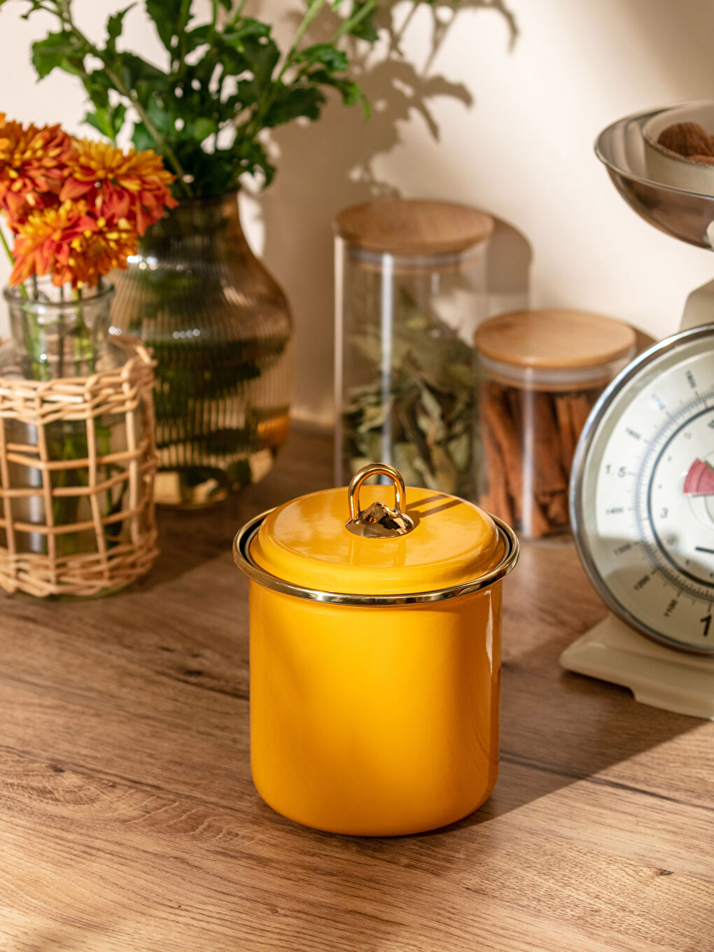 Sarı Kapaklı Saklama Kabı 12 cm