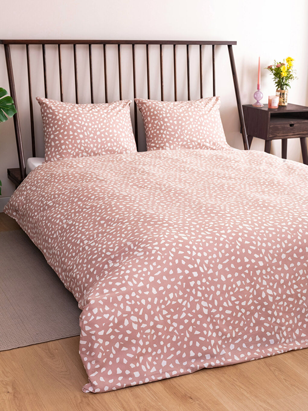 Pembe Desenli Çift Kişilik Nevresim Seti