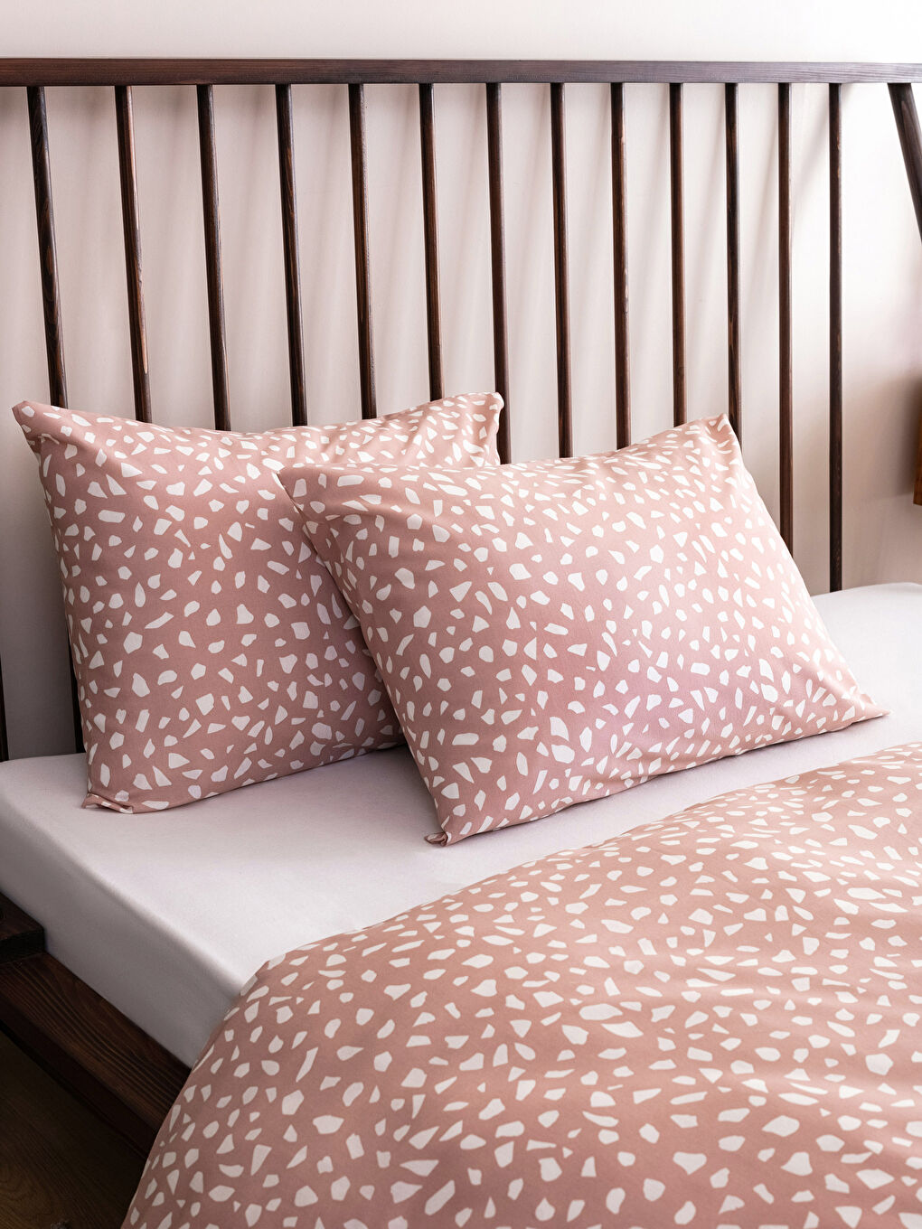 Pembe Desenli Çift Kişilik Nevresim Seti-2