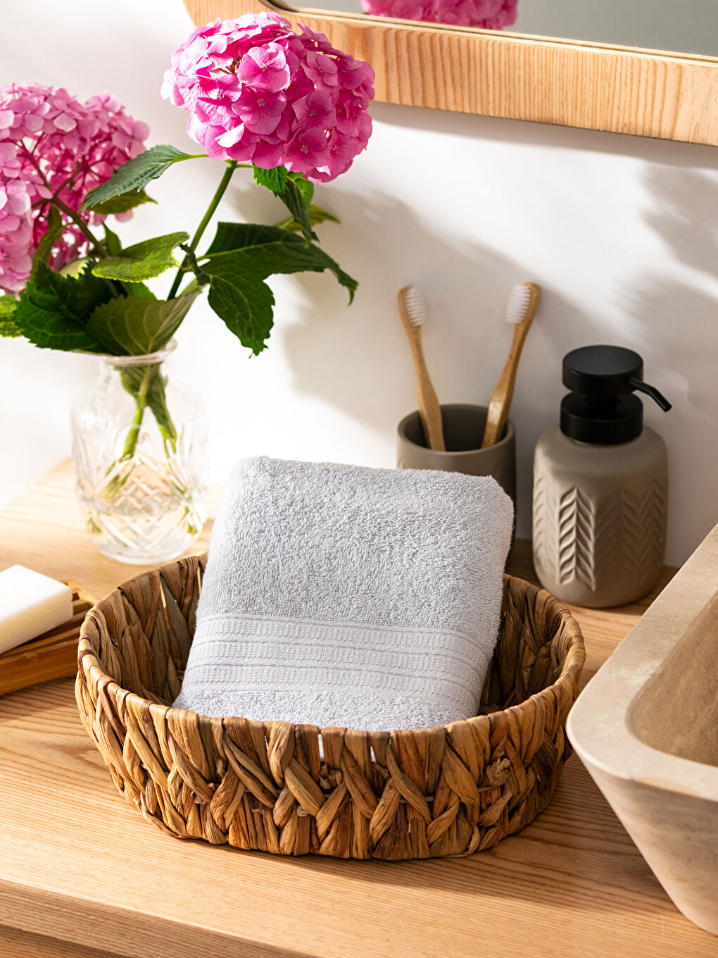 منشفة وجه قطنية سادة 50×80 سم