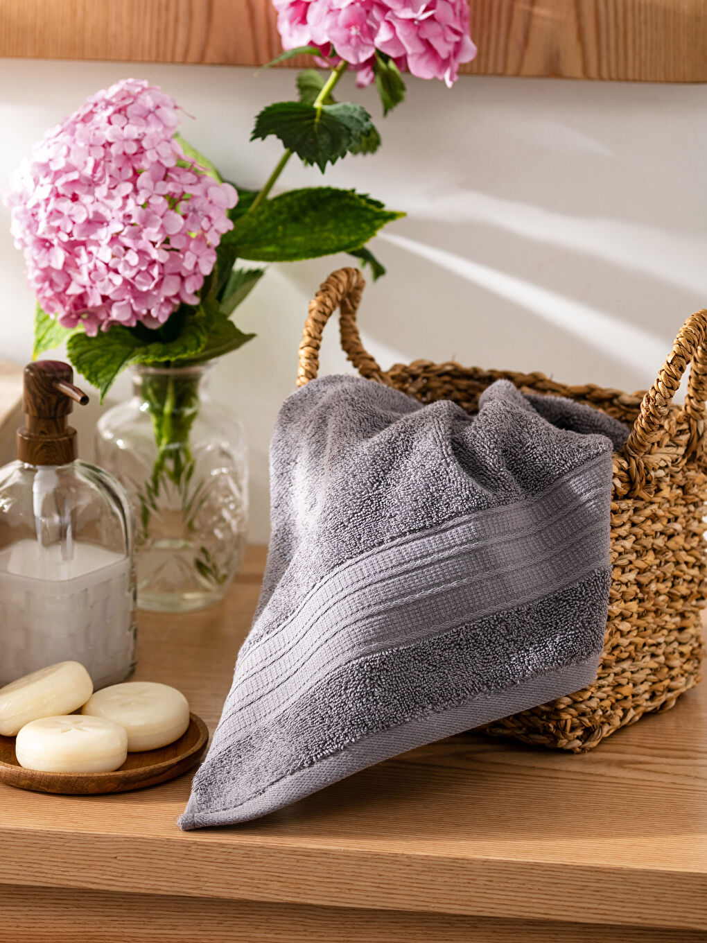 منشفة وجه قطنية سادة 50×80 سم-1