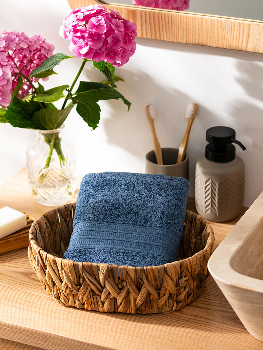 منشفة وجه قطنية سادة 50×80 سم