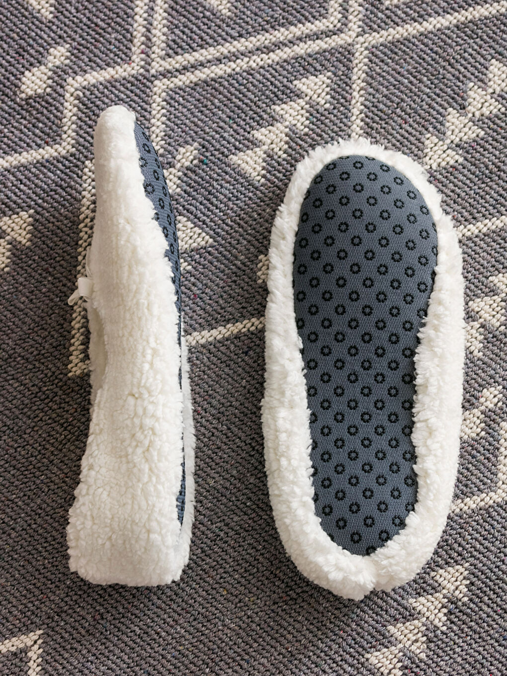 Ekru Kadın Pelüş Ev Terliği-3