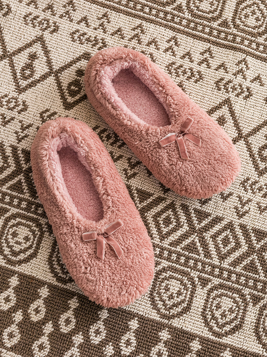 Pembe Kadın Pelüş Ev Terliği-1