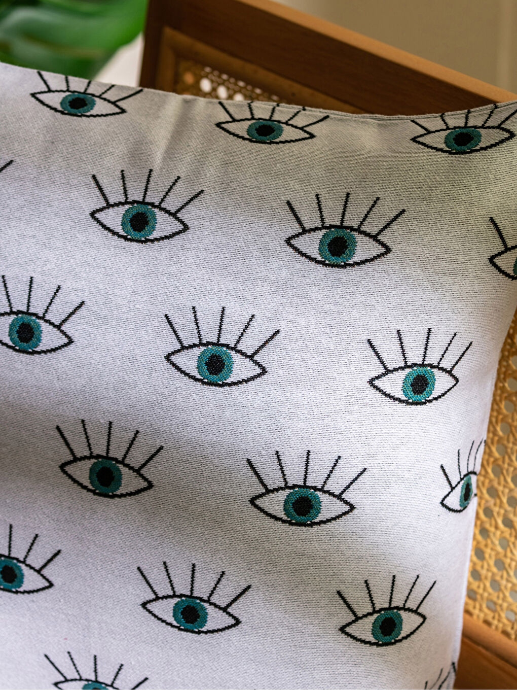 LCW HOME Eye Embroidered Cushion Cover 45x45 cm -W2FC50Z8-F9C
