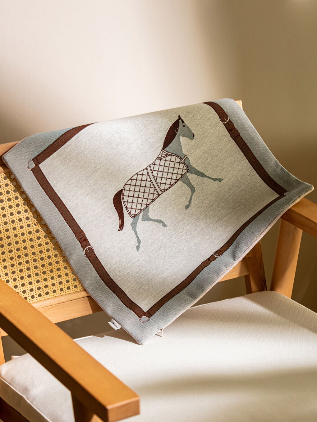 غطاء وسادة جاكار مطرز بحصان 45x45 سم-1